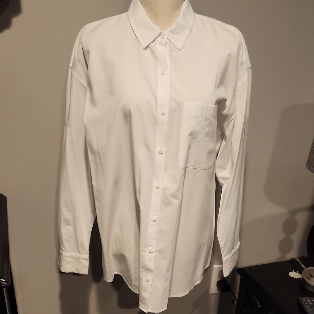 Nine West Classic White Button Up Shirt Size Large PTP 22 1/2 In Length 30 In